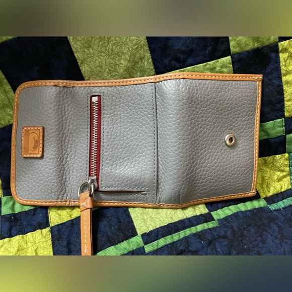 Final sale Dooney & Bourke Gray Leather Wallet - Picture 8 of 10